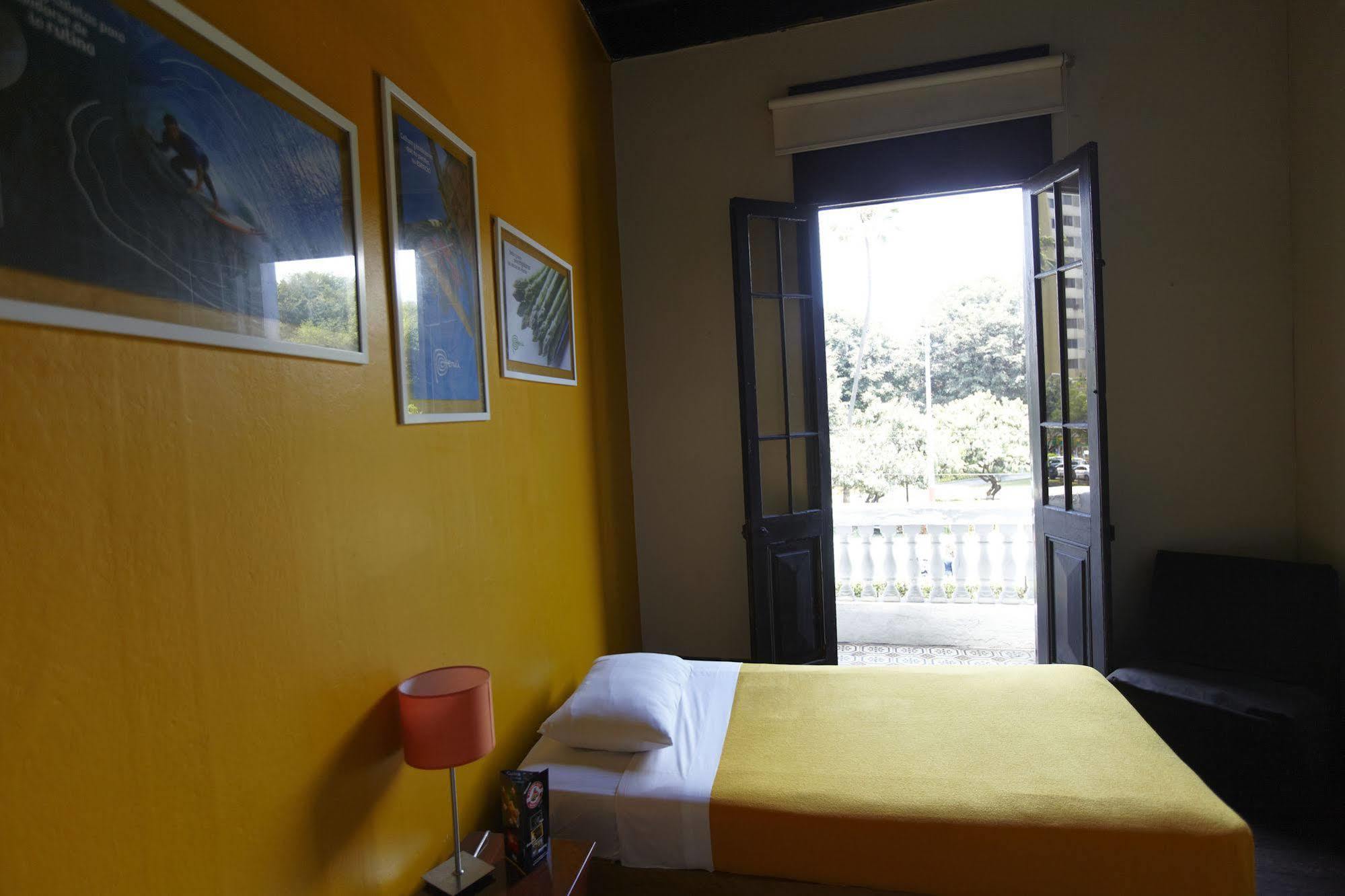 Flying Dog Lima B&B Buitenkant foto